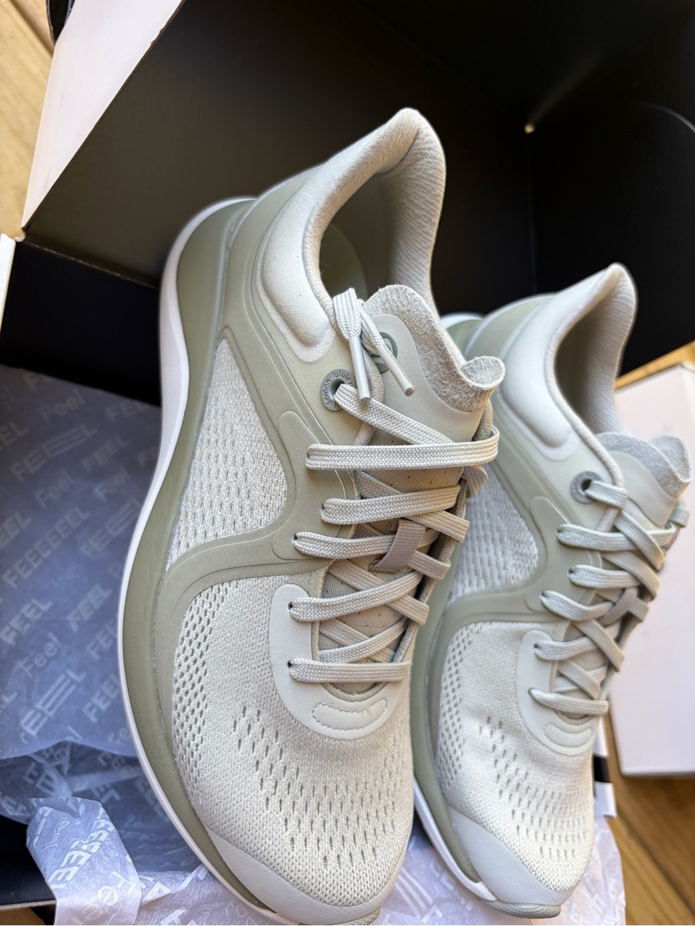 NIB Lululemon size 7 Athletic Sneakers - Picture 5 of 10